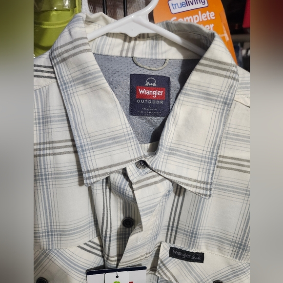 Plaid Button-Up Shirt - Picture 4 of 5